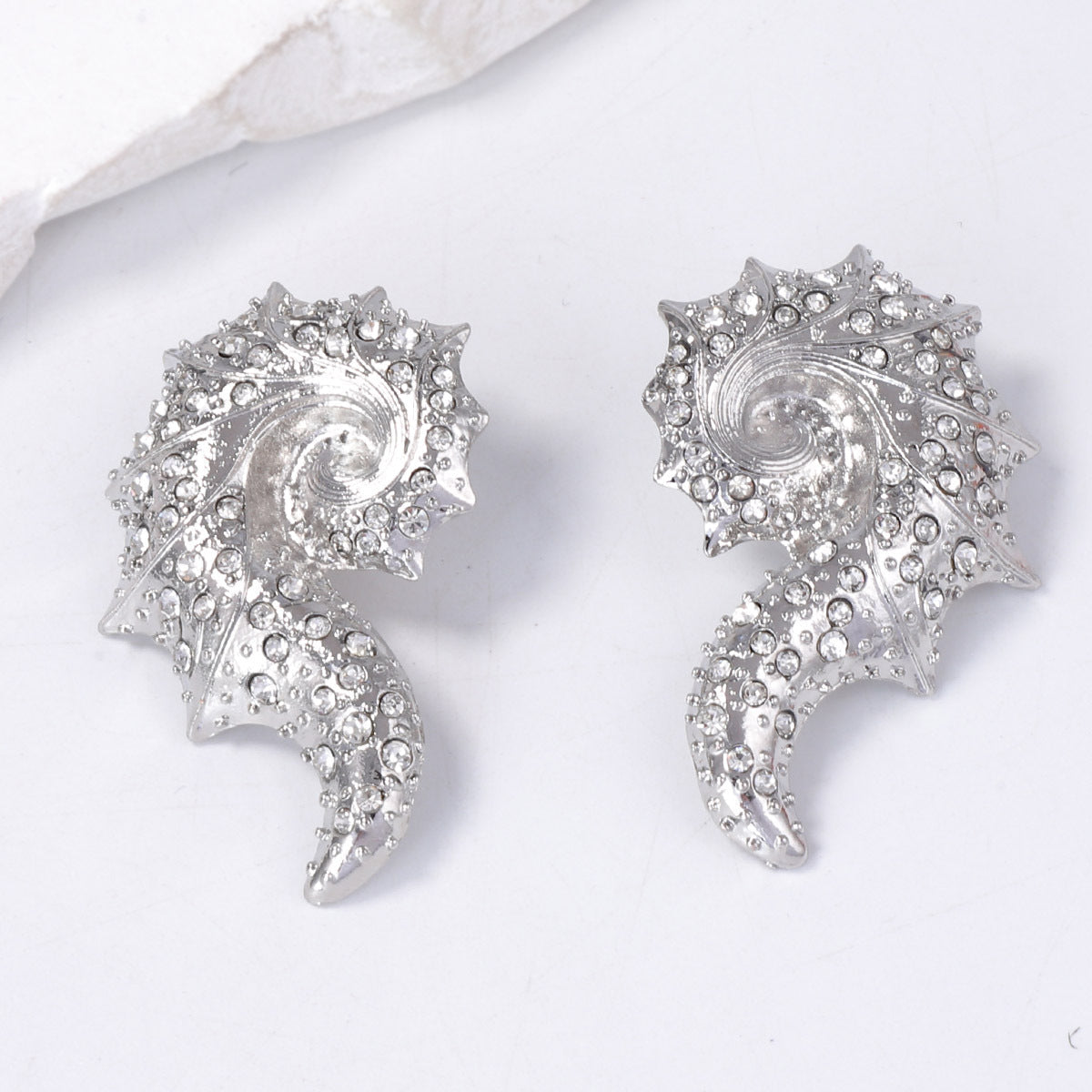 Charming Earring for Any Occasion