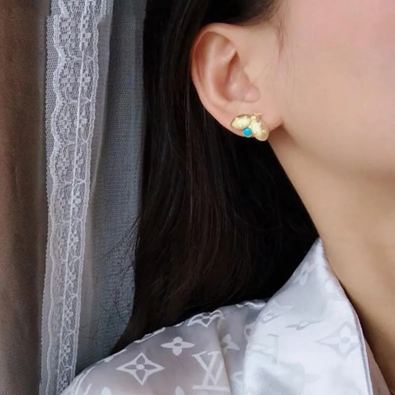 Romantic Gold Piece for Special Moments