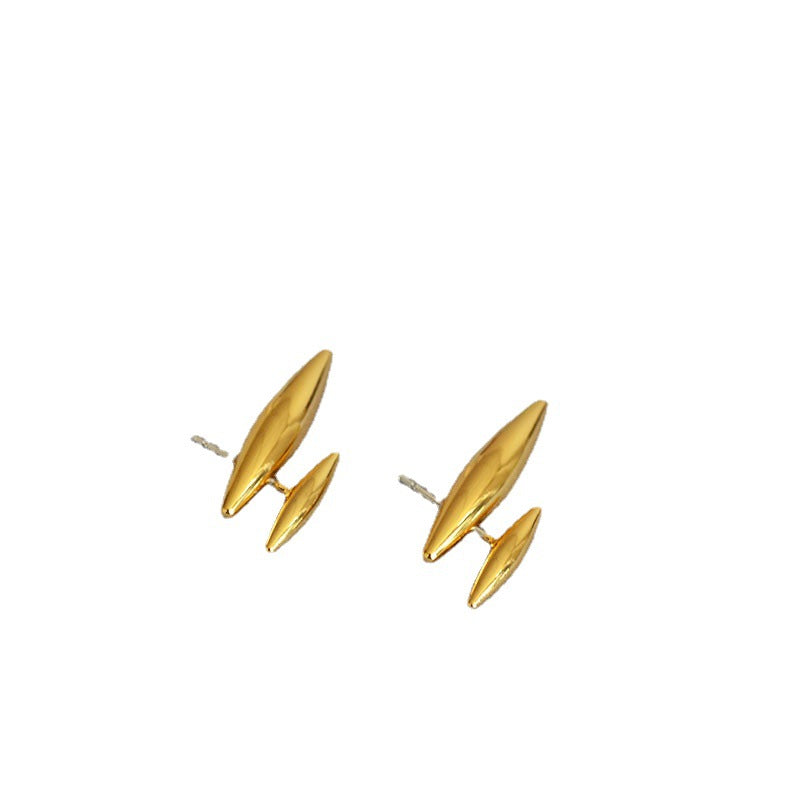 Classic Gold Earring with Timeless Appeal