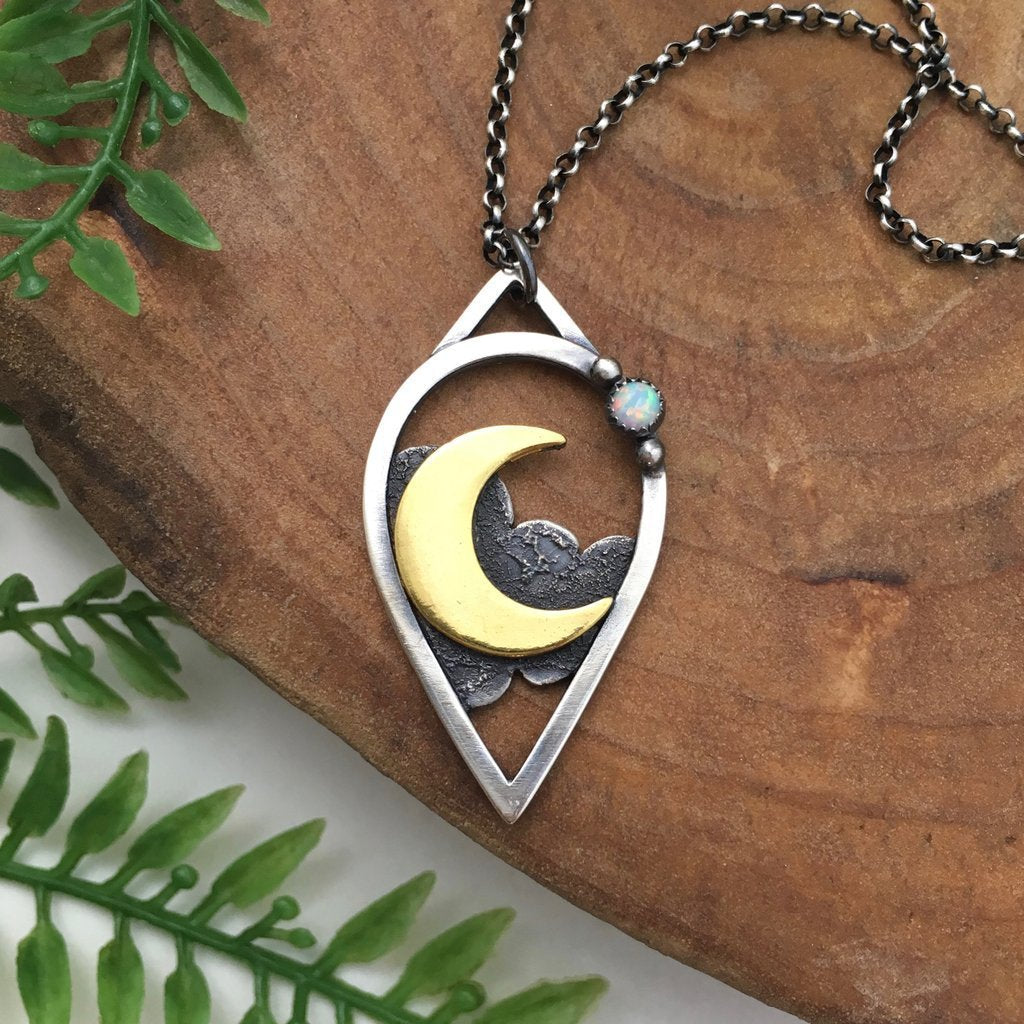 Stunning Necklace for Daily Wear
