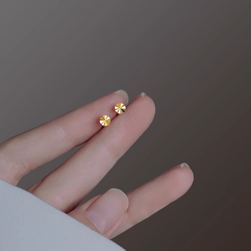 Beautiful Gold Earring with Unique Style