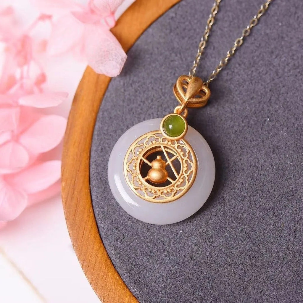 Classic Silver Necklace with Timeless Appeal