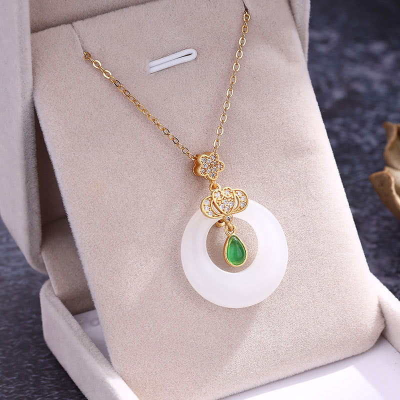 Beautiful Silver Necklace with Unique Style