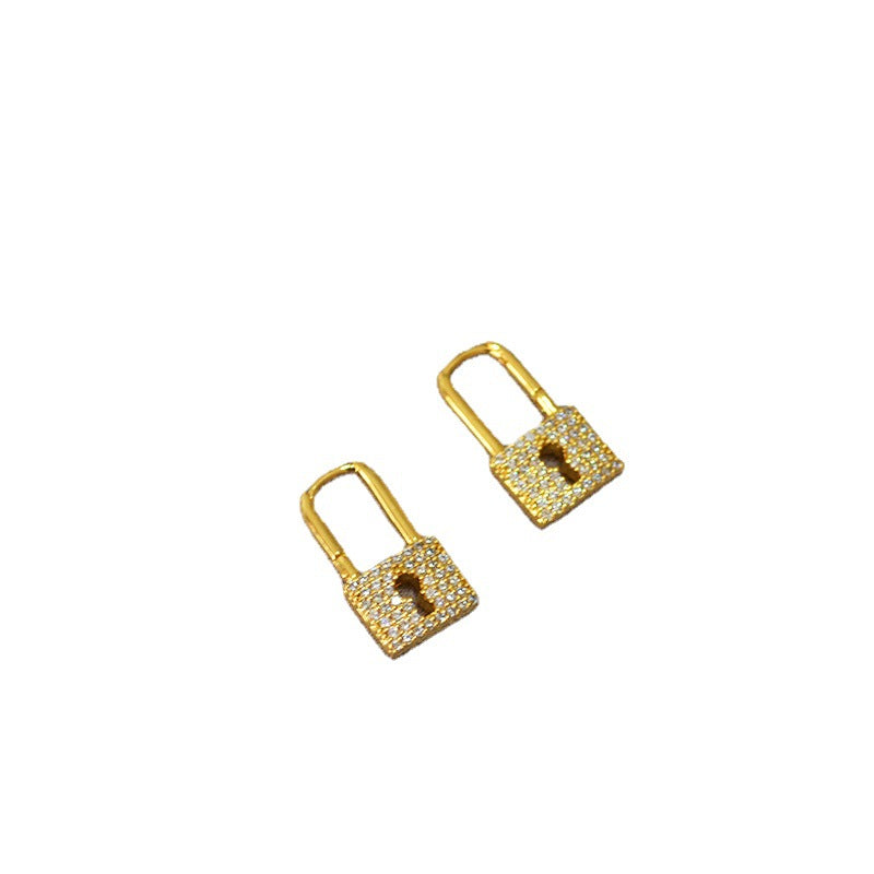 Beautiful Gold Earring with Unique Style