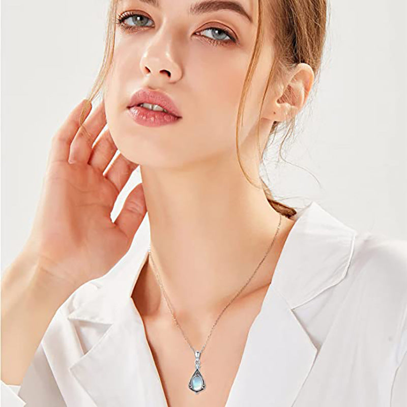 Romantic Silver Necklace for Special Moments