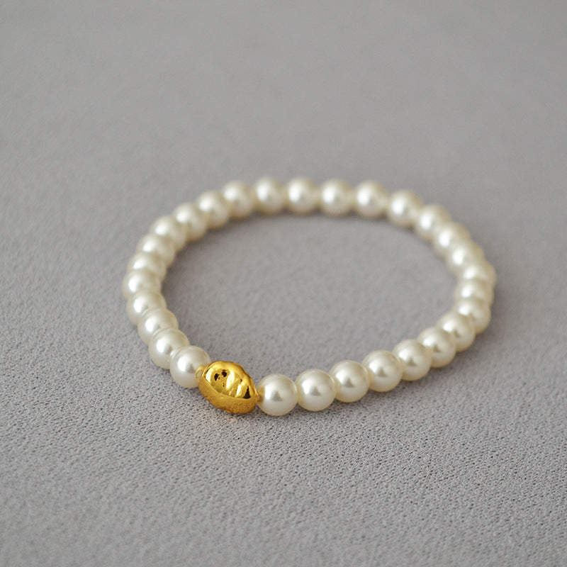 Romantic Gold Bracelet for Special Moments