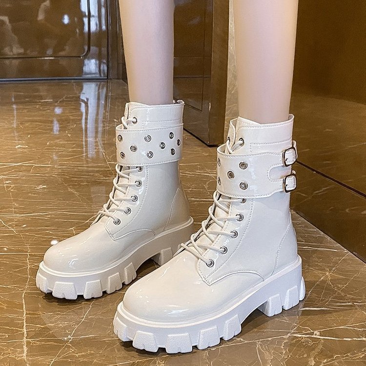 Graceful Orthopedic Boots for Modern Look
