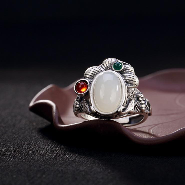 Charming Silver Ring for Any Occasion