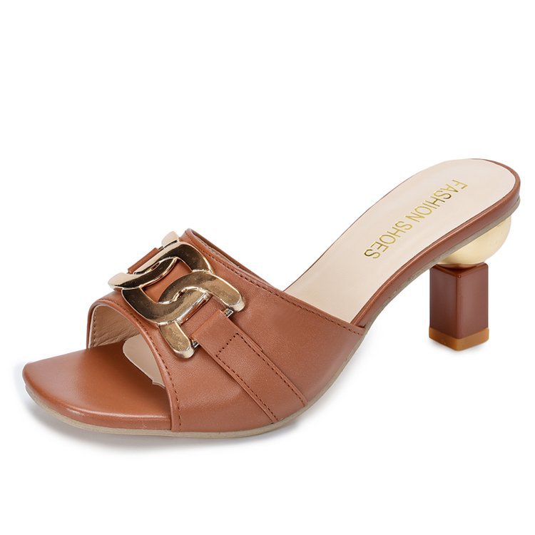 Graceful Orthopedic Sandals for Modern Look