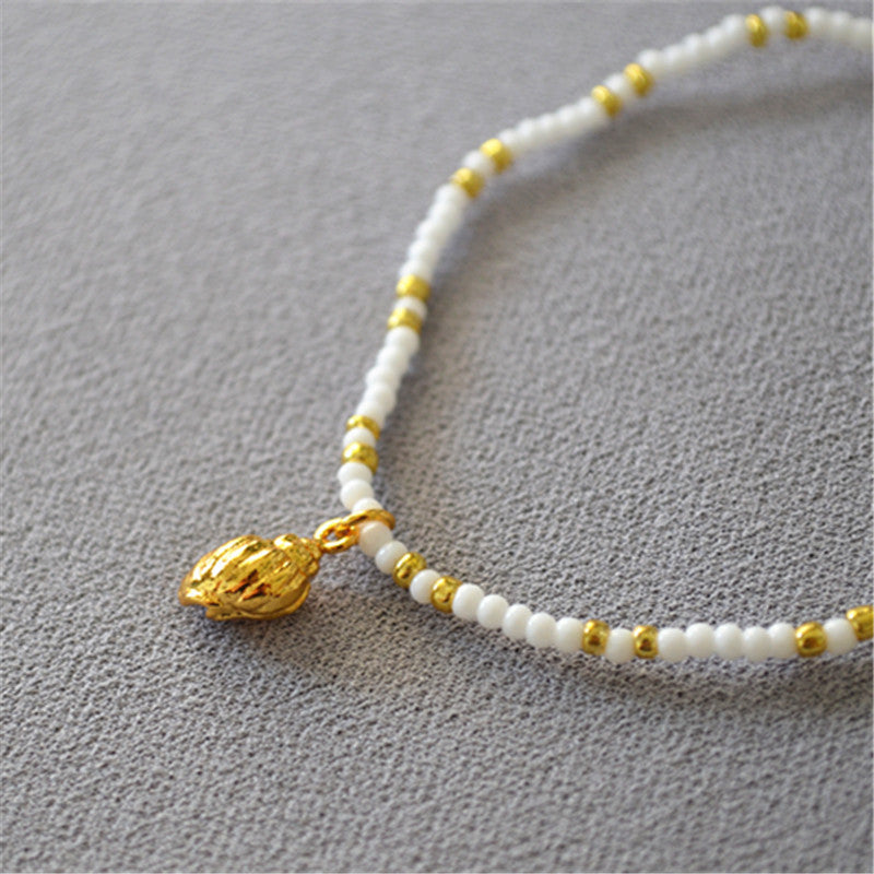 Romantic Gold Bracelet for Special Moments