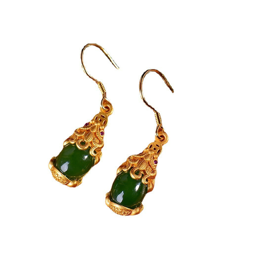 Classic Gold Earring with Timeless Appeal