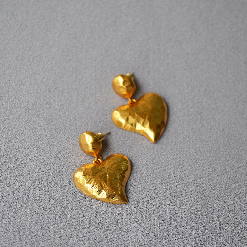 Elegant Gold Earring for Every Occasion