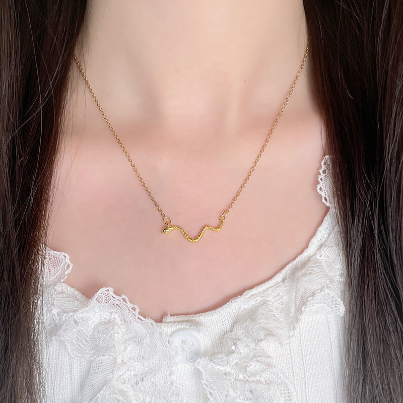 Stunning Necklace for Daily Wear