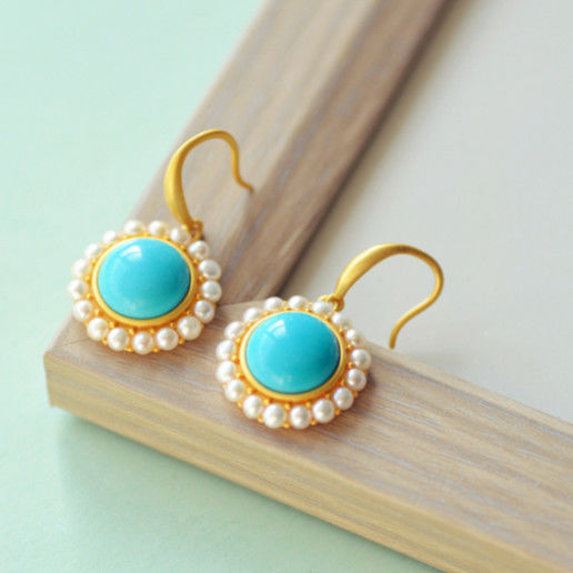 Beautiful Silver Earring with Unique Style
