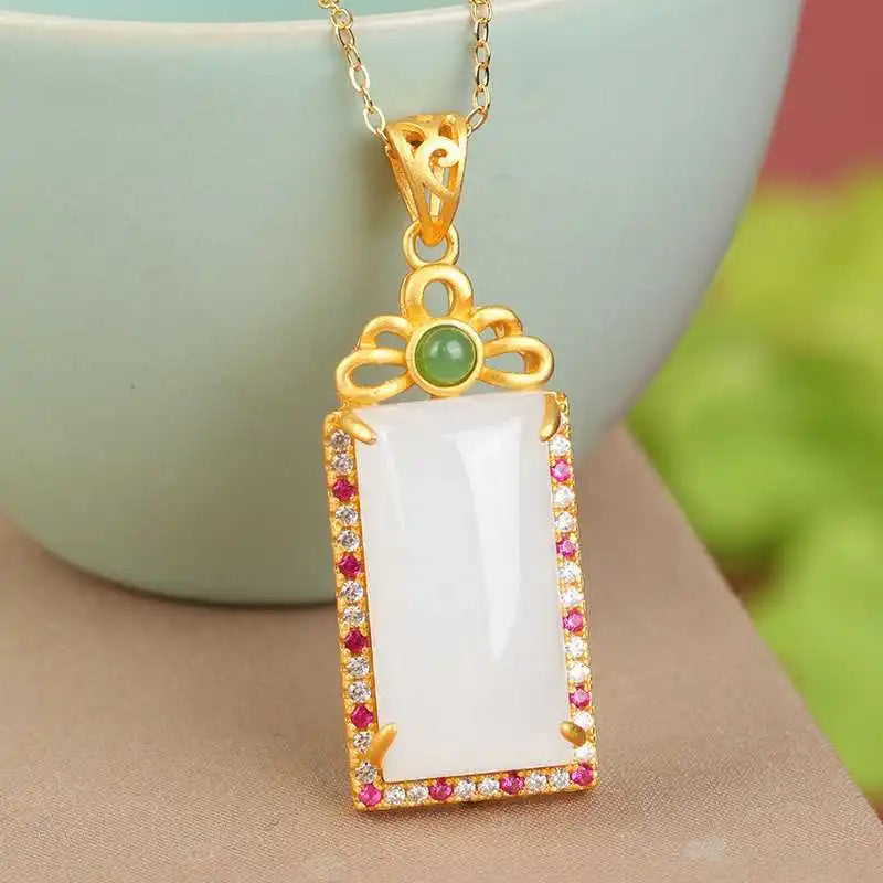 Classic Gold Necklace with Timeless Appeal
