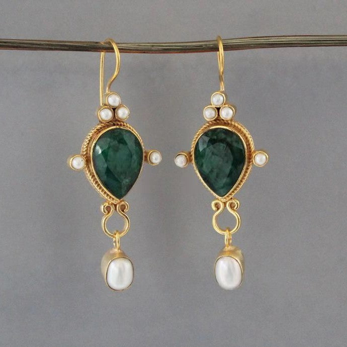 Charming Pearl Earring for Any Occasion