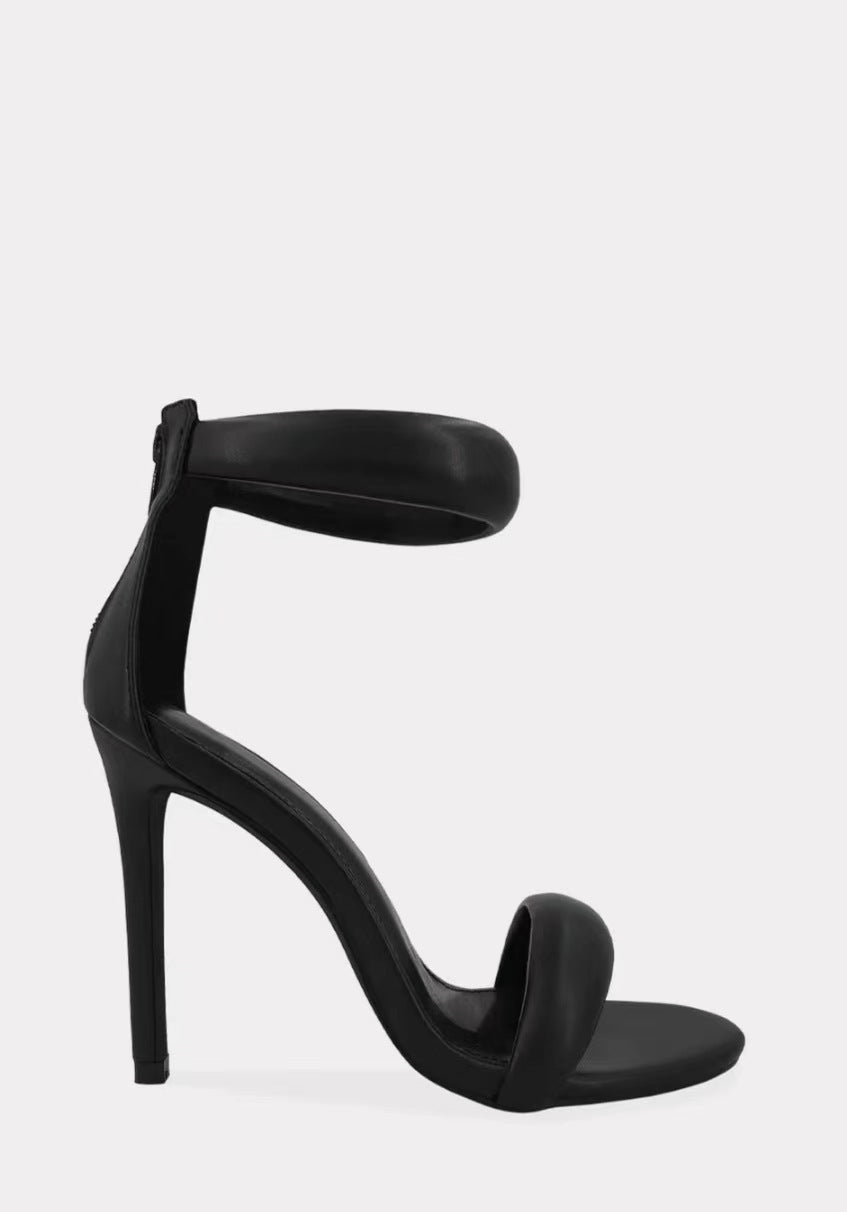 Graceful Orthopedic Sandals for Modern Look