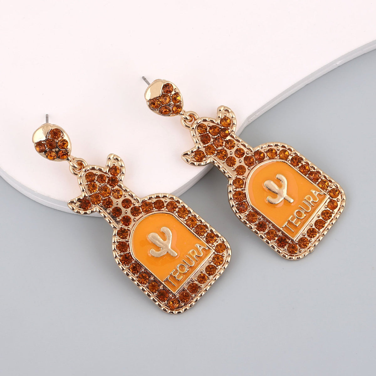 Charming Earring for Any Occasion