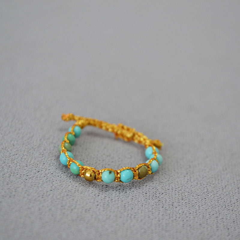 Classic Gold Bracelet with Timeless Appeal