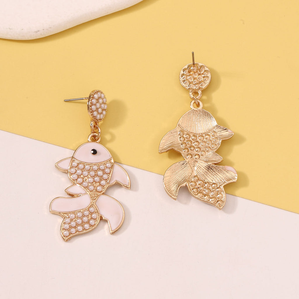 Romantic Gold Earring for Special Moments