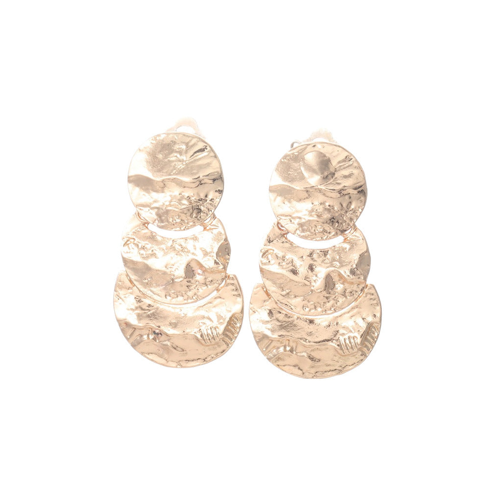 Charming Gold Earring for Any Occasion