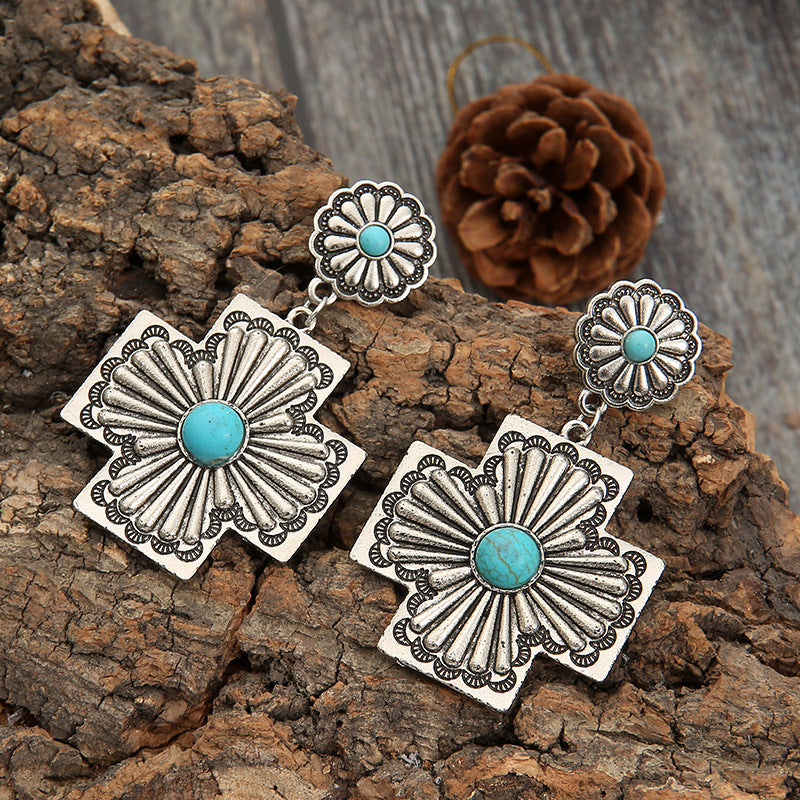 Charming Earring for Any Occasion