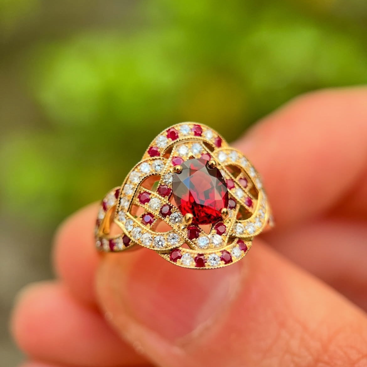 Charming Gold Ring for Any Occasion