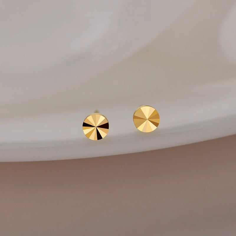 Beautiful Gold Earring with Unique Style