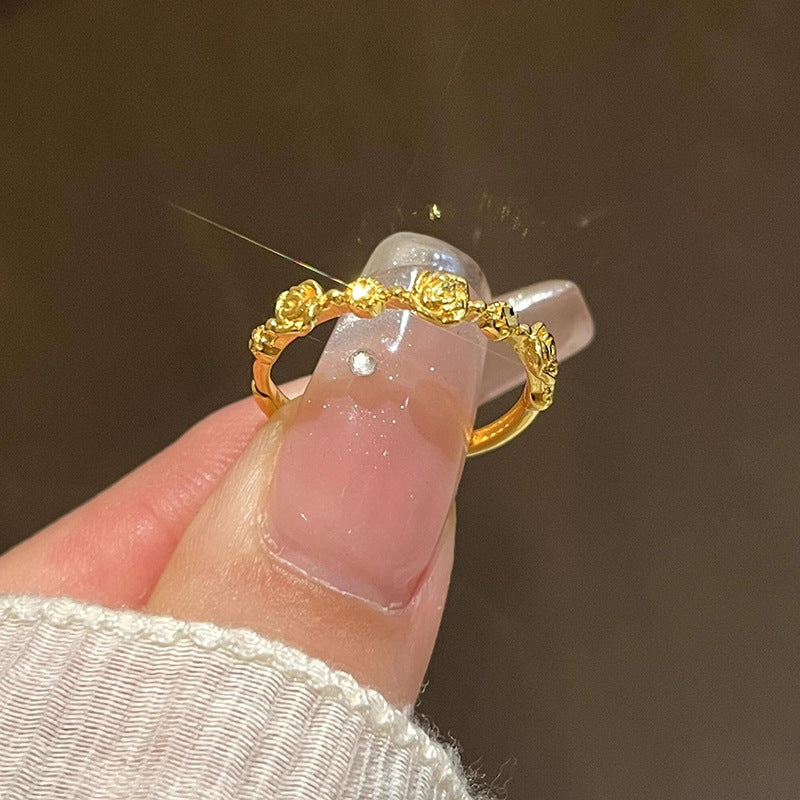Charming Gold Ring for Any Occasion