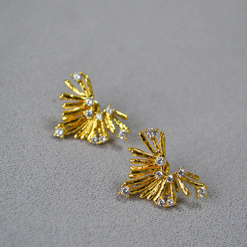 Charming Silver Earring for Any Occasion