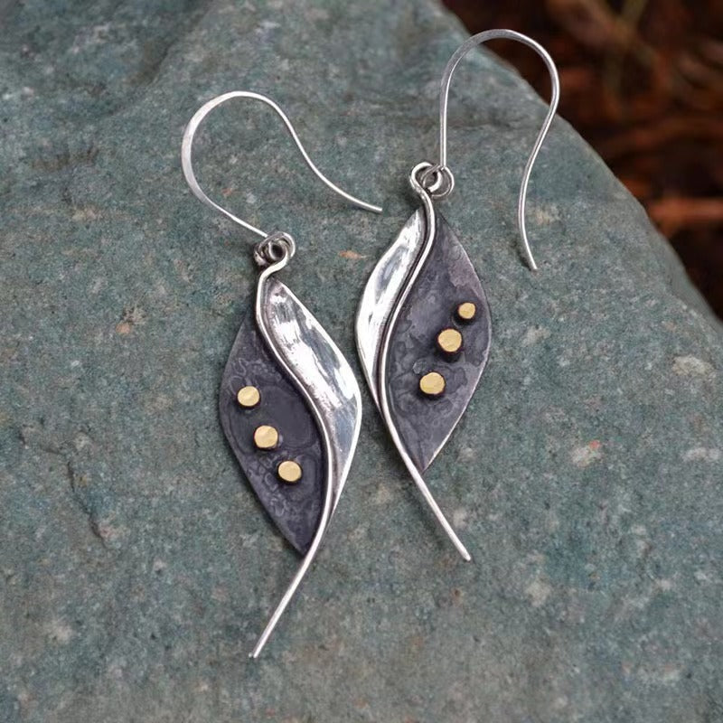 Charming Gold Earring for Any Occasion