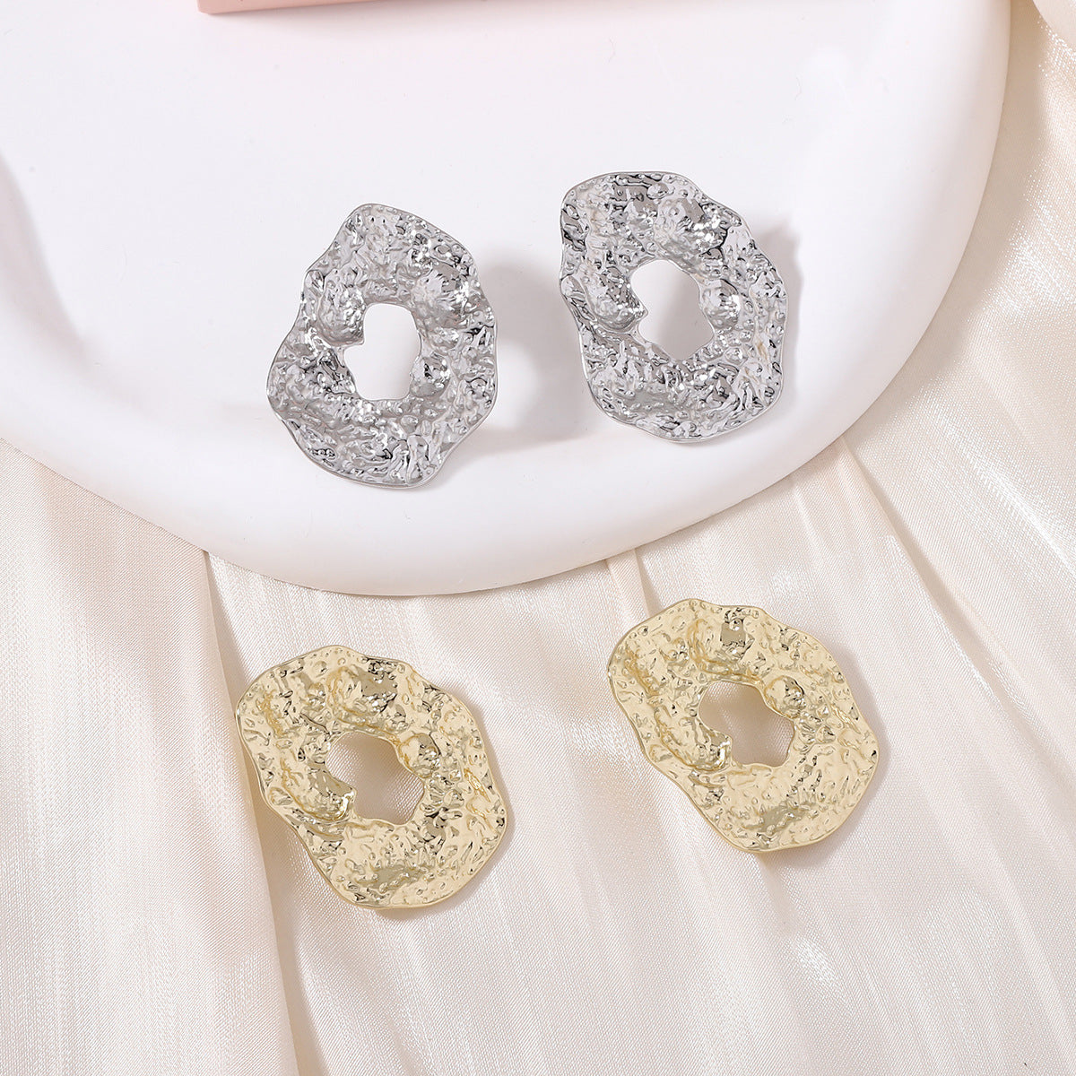 Charming Earring for Any Occasion