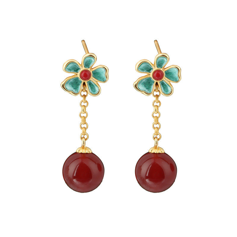 Charming Gold Earring for Any Occasion