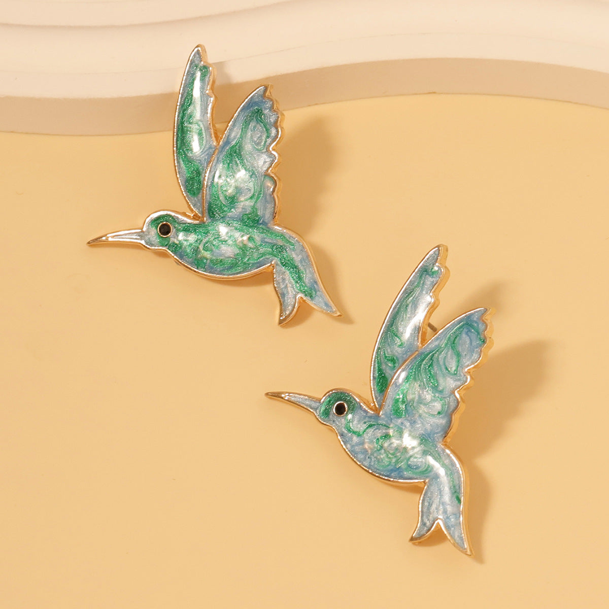 Charming Earring for Any Occasion