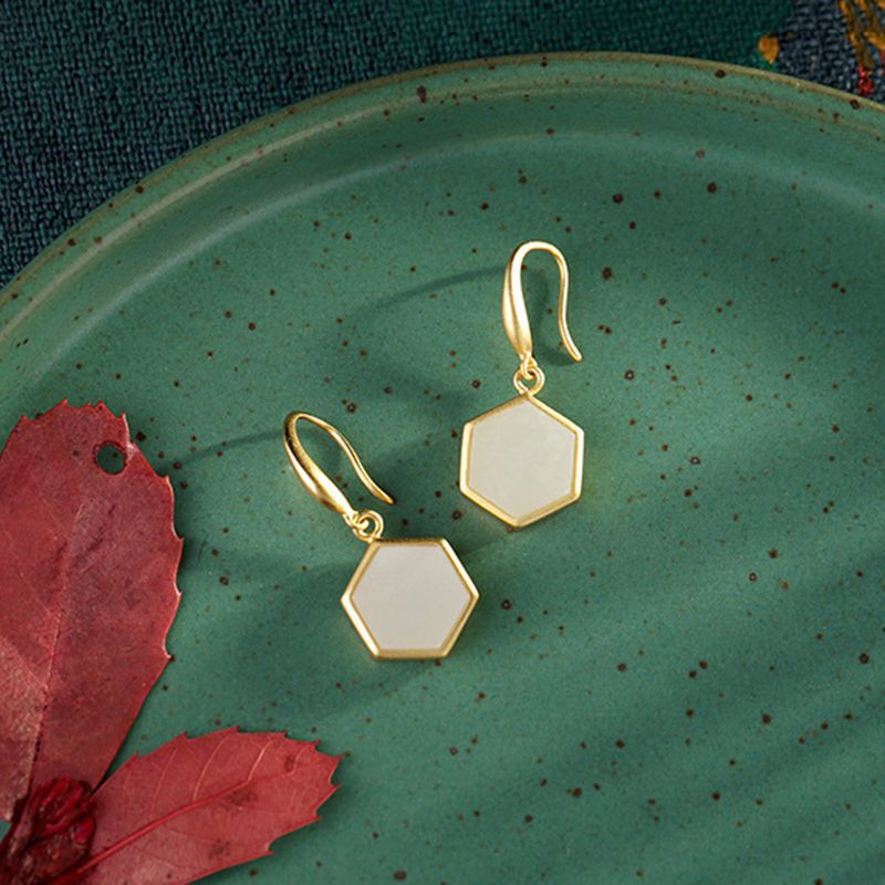 Charming Gold Earring for Any Occasion
