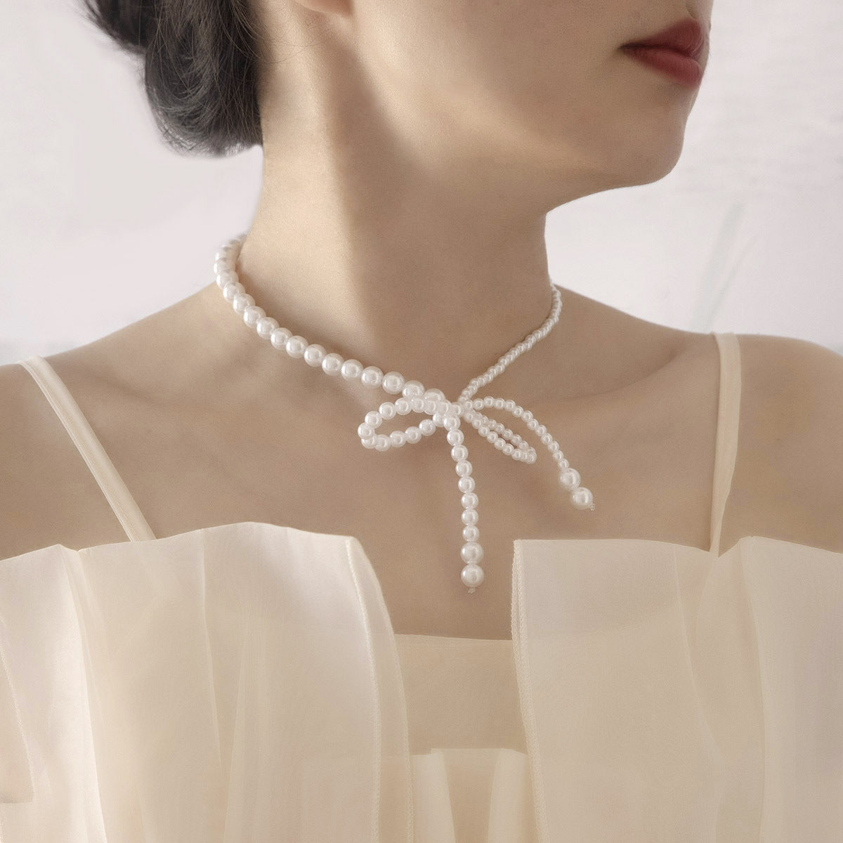 Beautiful Pearl Necklace with Unique Style