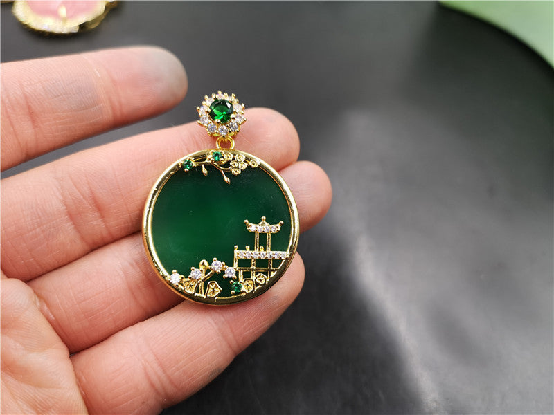 Beautiful Silver Pendant with Unique Style