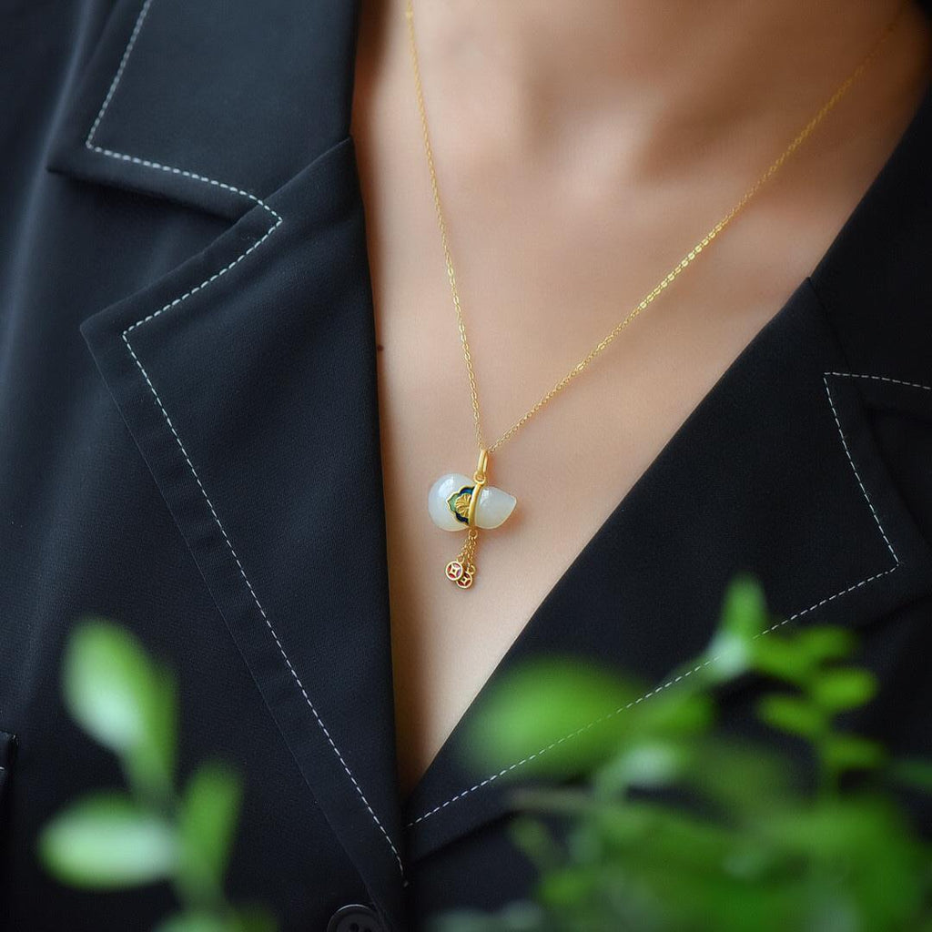 Stunning Silver Necklace for Daily Wear