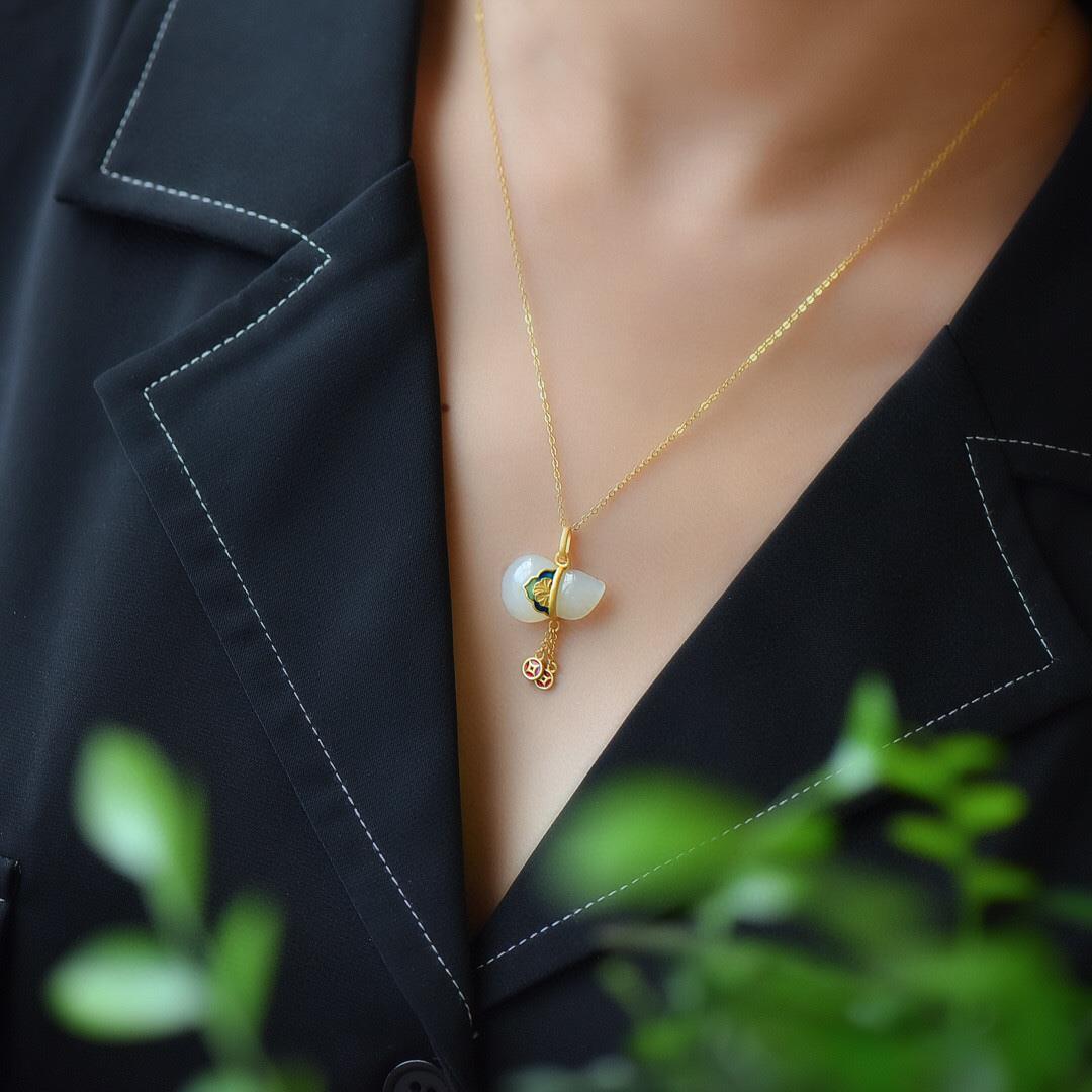 Stunning Silver Necklace for Daily Wear