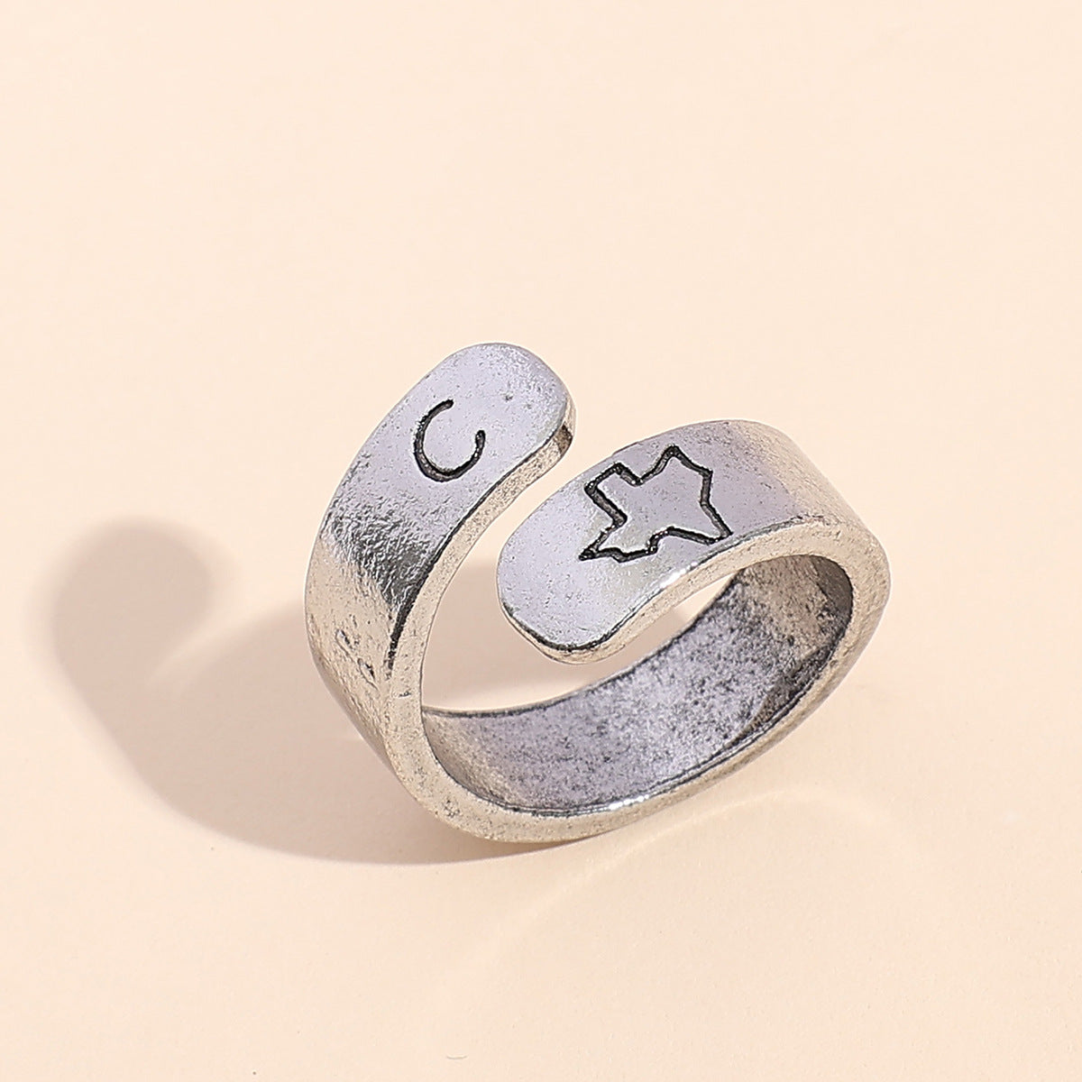 Classic Silver Ring with Timeless Appeal