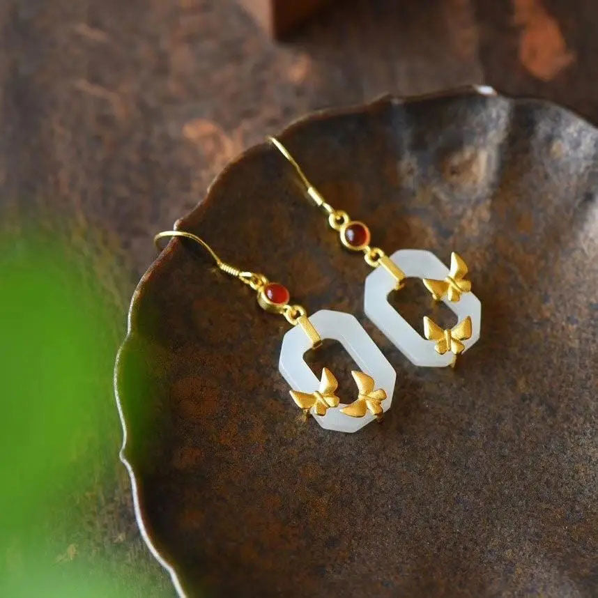 Beautiful Gold Earring with Unique Style
