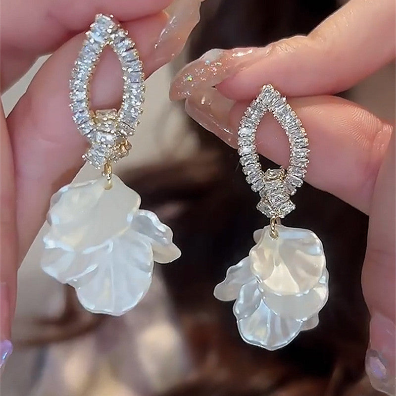 Classic Earring with Timeless Appeal