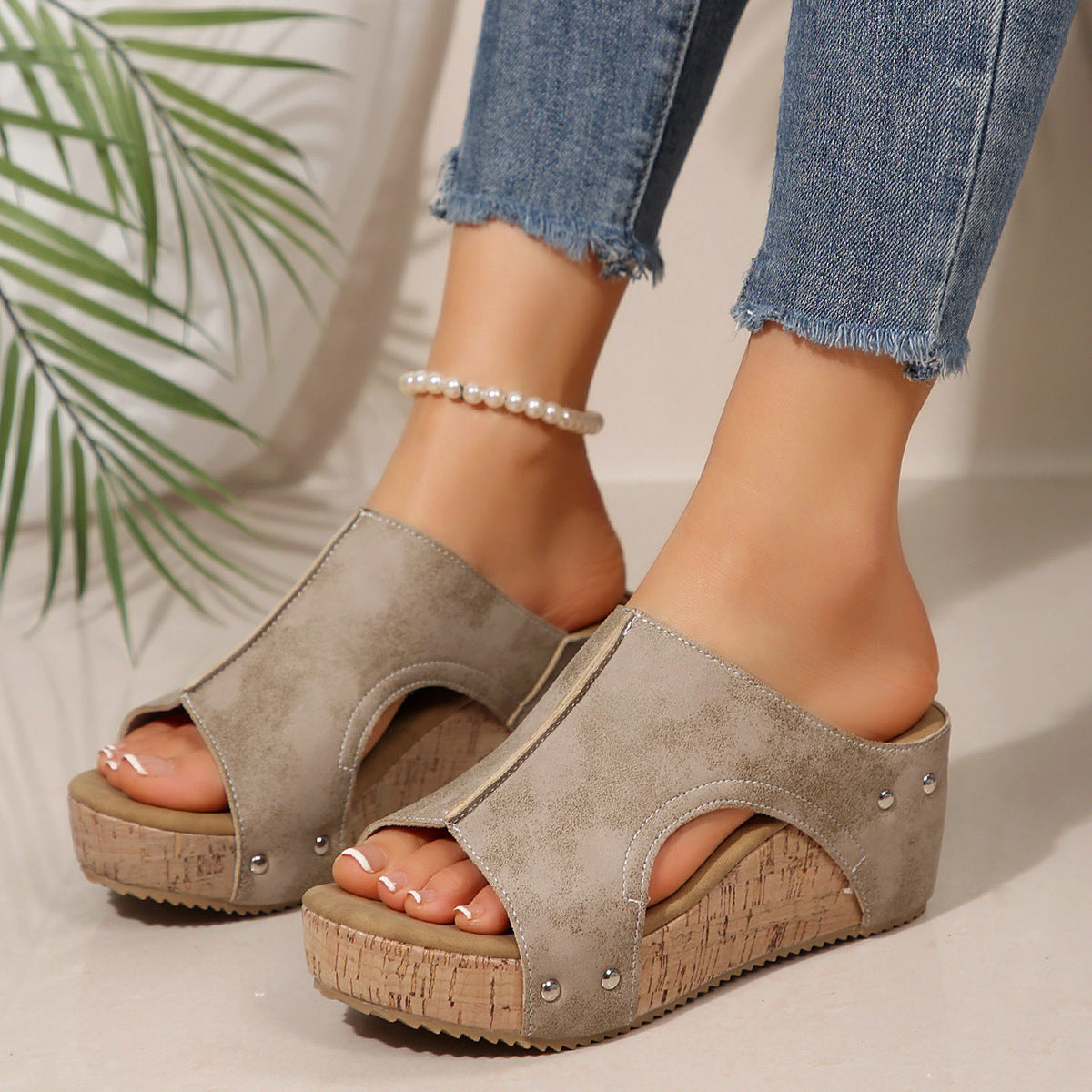 Graceful Orthopedic Sandals for Modern Look