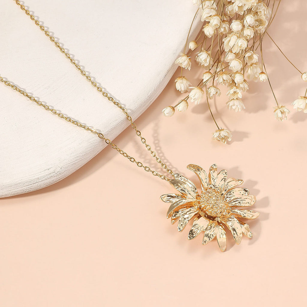 Classic Gold Necklace with Timeless Appeal