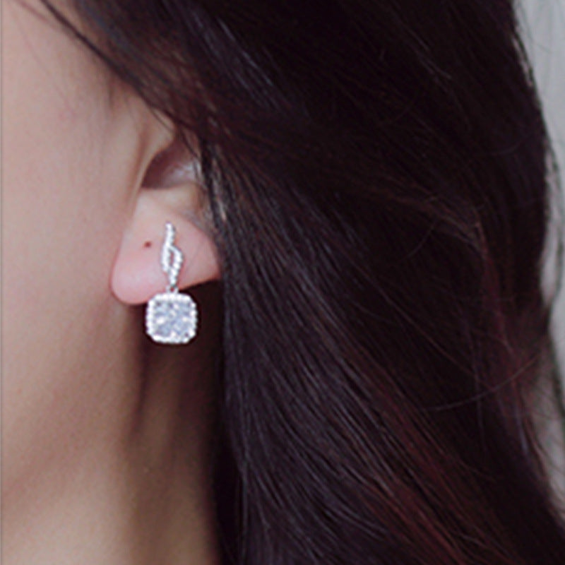 Stunning Earring for Daily Wear