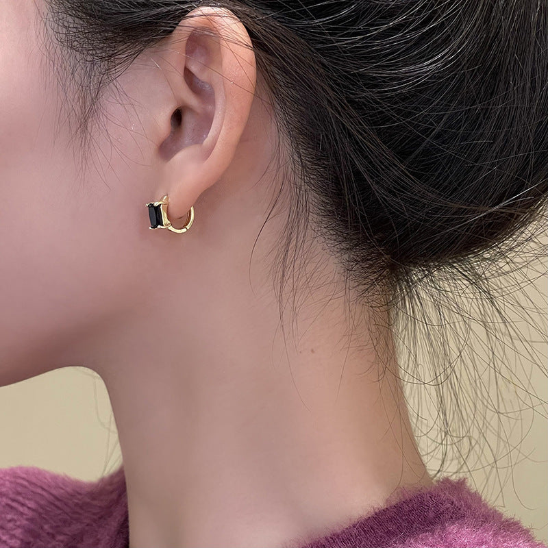 Charming Earring for Any Occasion