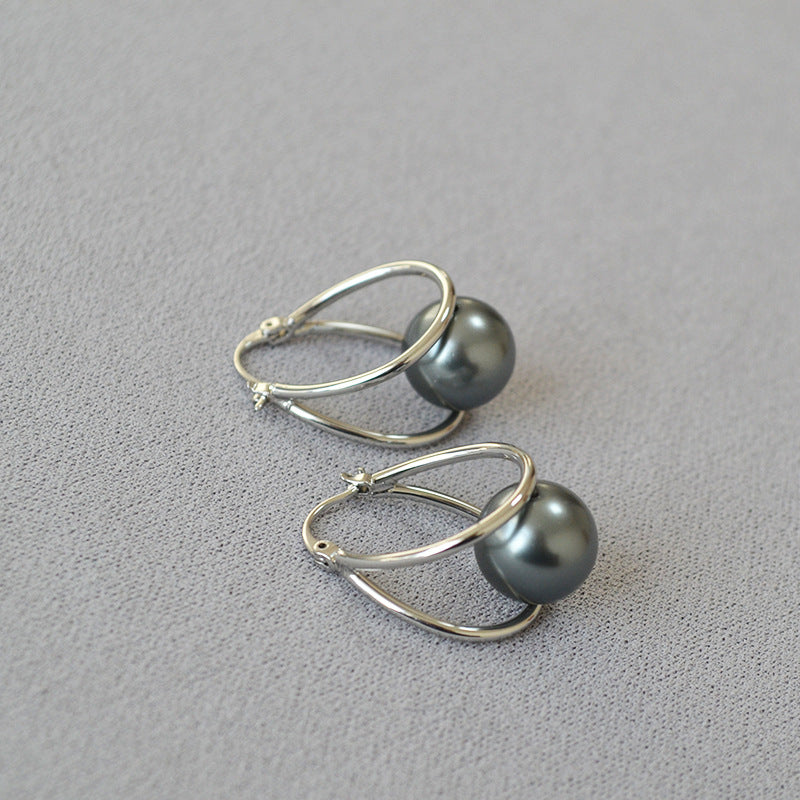 Beautiful Gold Earring with Unique Style
