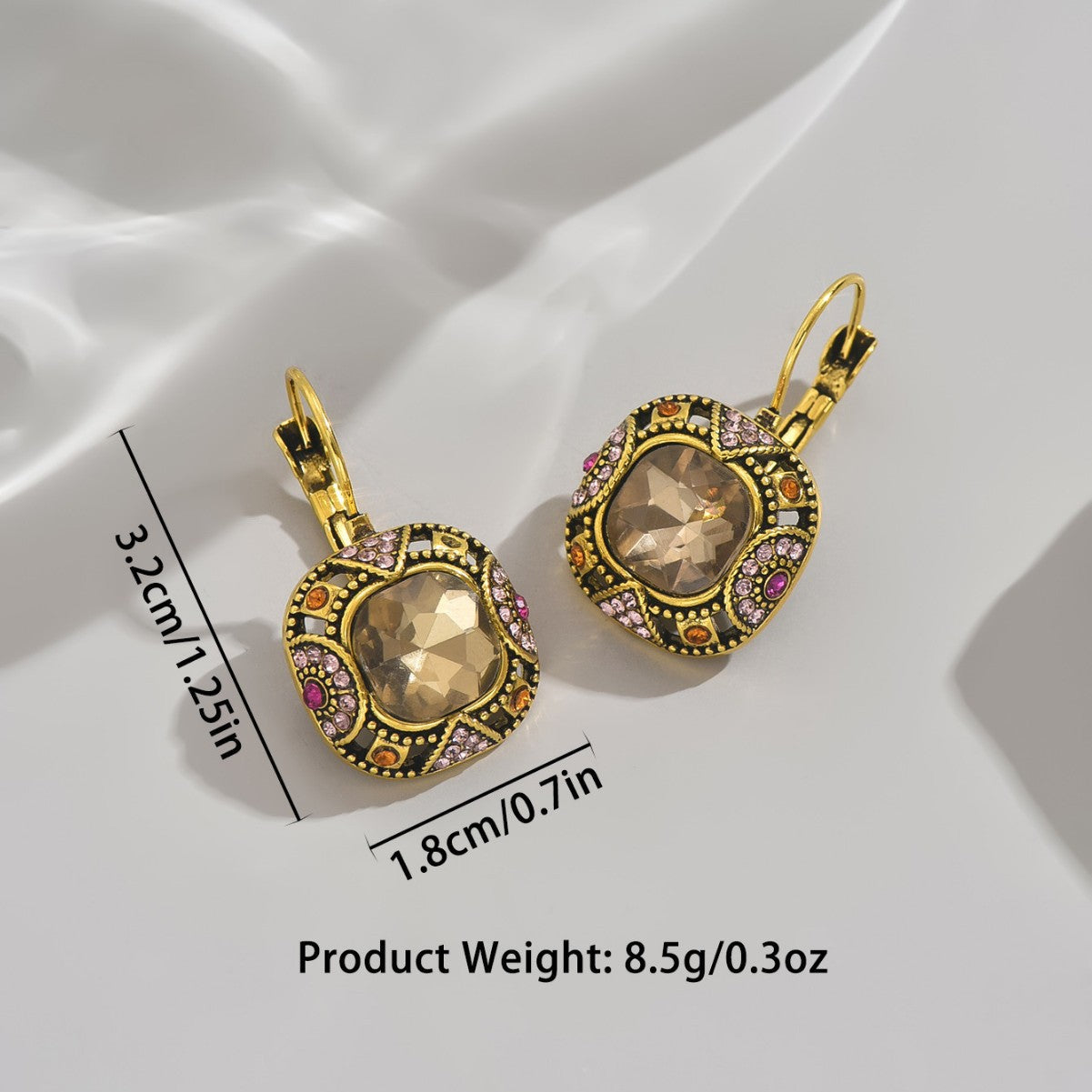 Charming Earring for Any Occasion
