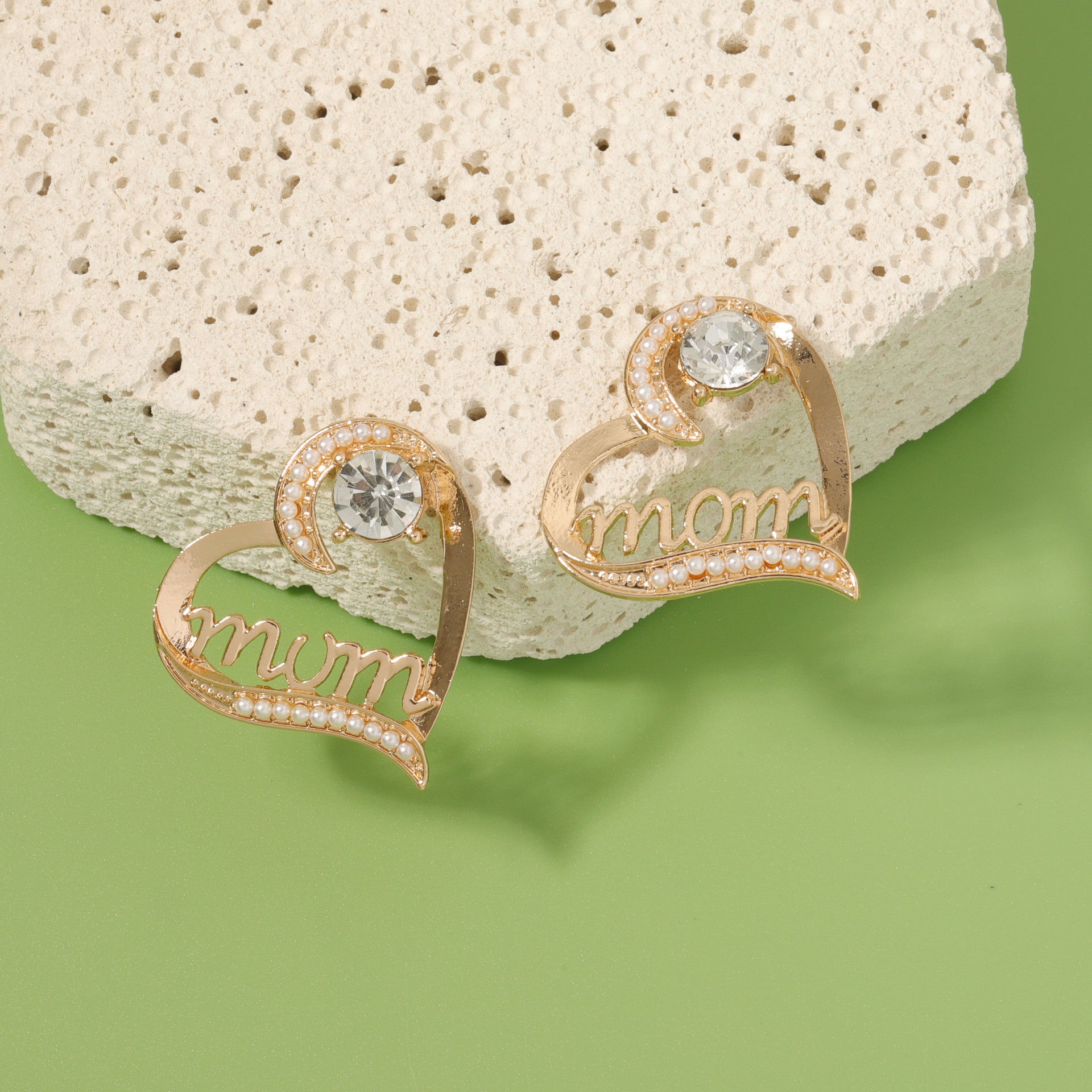 Romantic Pearl Earring for Special Moments