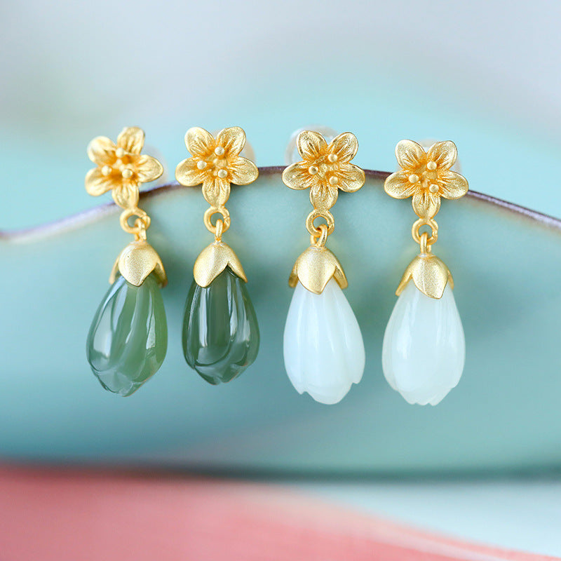 Classic Gold Earring with Timeless Appeal